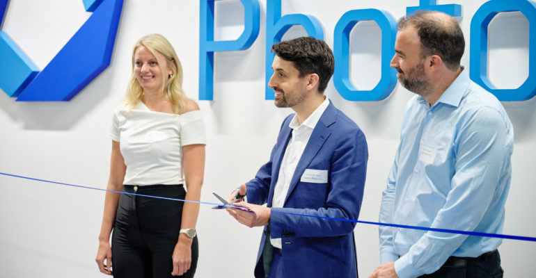 Menhir Photonics grand opening